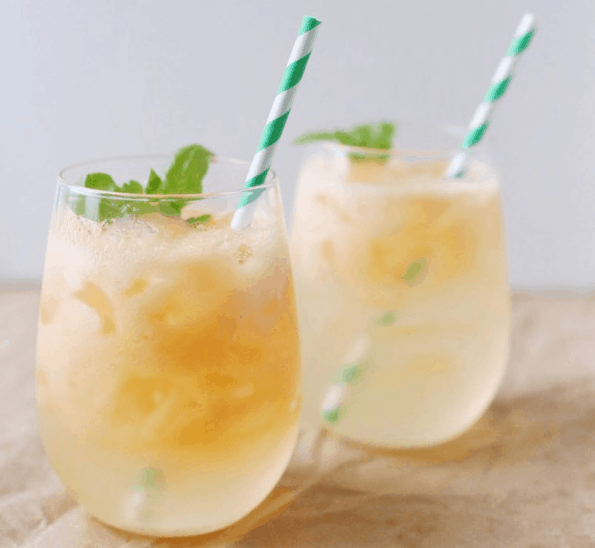 COCKTAILS // GINGER PEACH WINE SPRITZER 