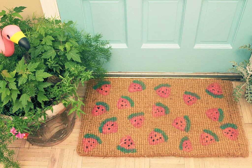 Make cute DIY watermelon door mat