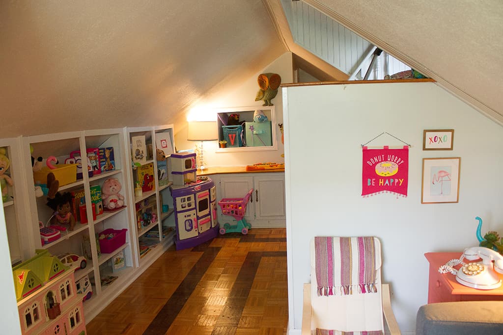 Oh So Lovely blog takes you on a toddler bedroom and play spaces home tour.