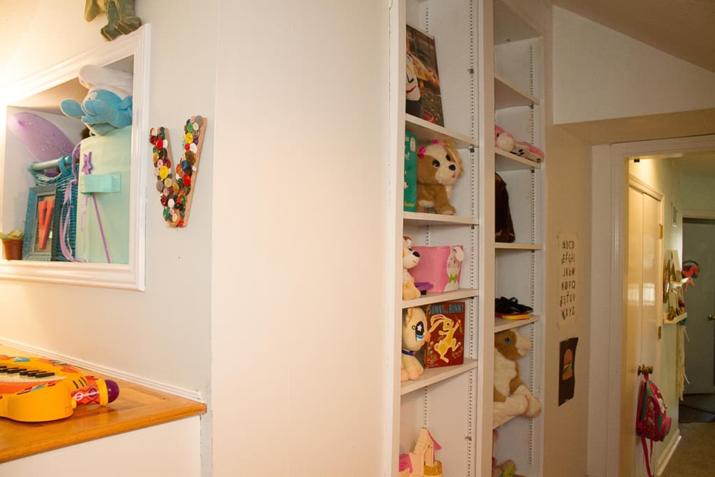 Oh So Lovely blog takes you on a toddler bedroom and play spaces home tour.