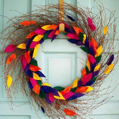 Oh So Lovely Blog shares a fun and easy DIY felt leaf fall wreath tutorial. Perfect for the season!