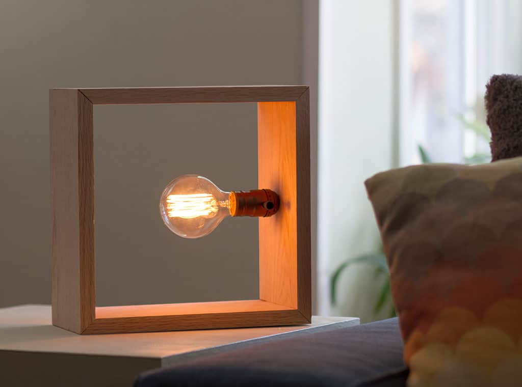 Audrey of Oh So Lovely Blog shows you how easy it is to make a unique DIY minimalist lamp with an ILikeThatLamp Kit.