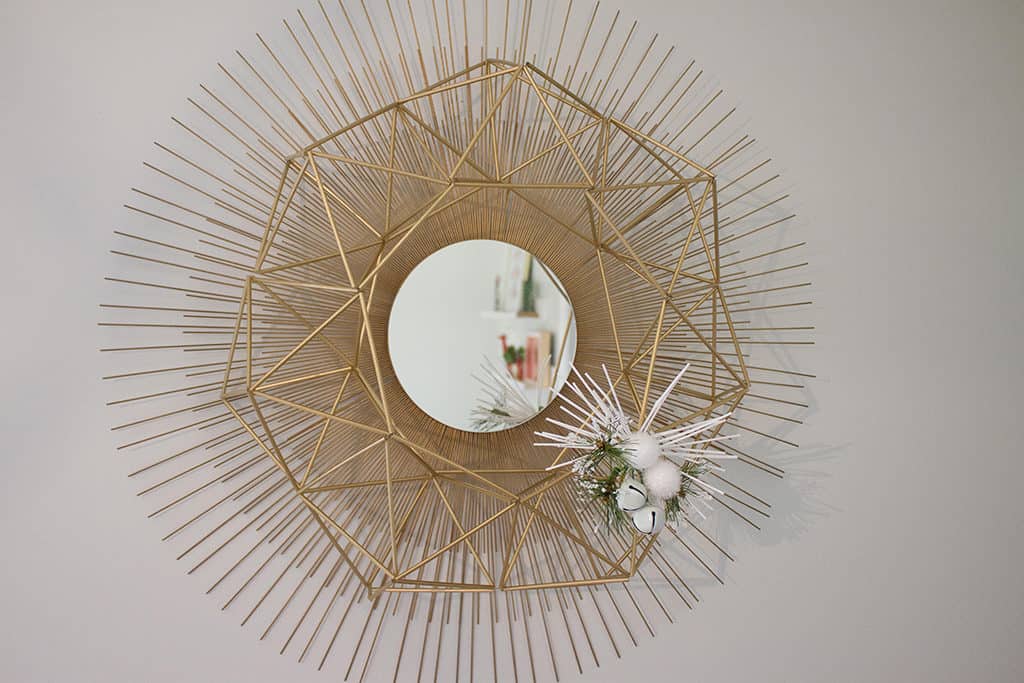 Audrey of Oh So Lovely Blog shares her experience attending a workshop by The Makery KC making a himmeli wreath.