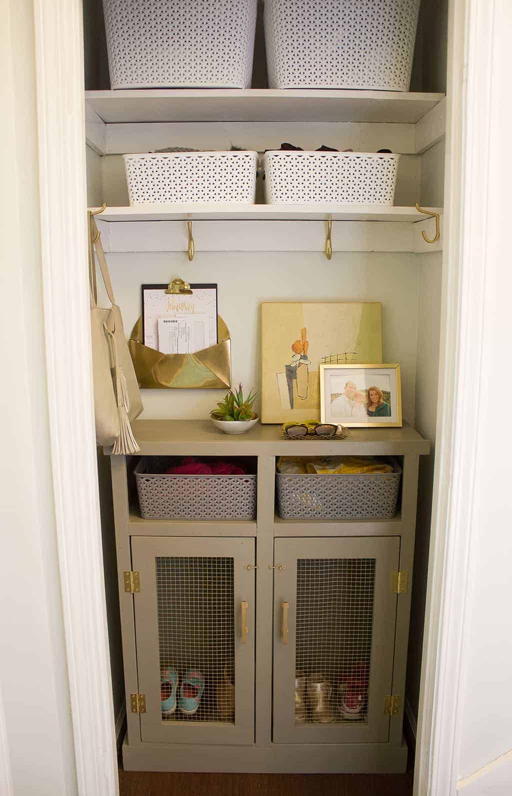 A DIY BUDGET MINI MUDROOM MAKEOVER, Oh So Lovely Blog