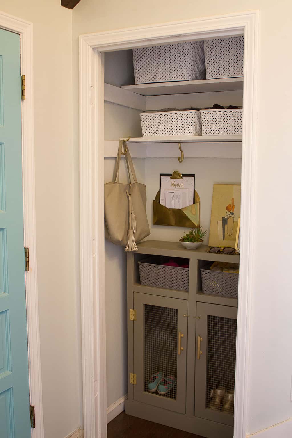 A DIY BUDGET MINI MUDROOM MAKEOVER, Oh So Lovely Blog