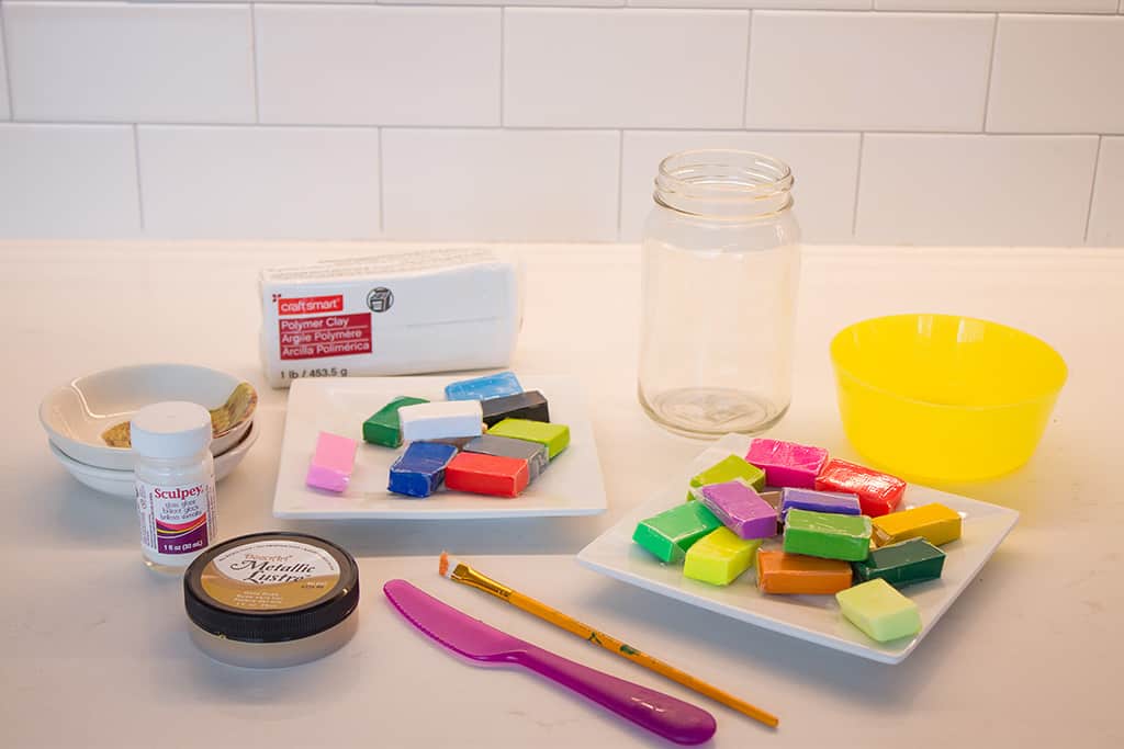 Learn how easy it is to make your own DIY marbled clay dishes with this tutorial from Oh So Lovely Blog!