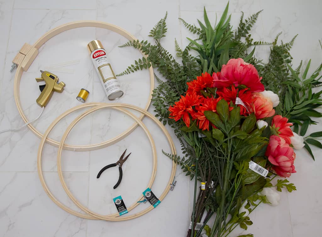 DIY  // MODERN FLORAL WREATHS, Oh So Lovely Blog