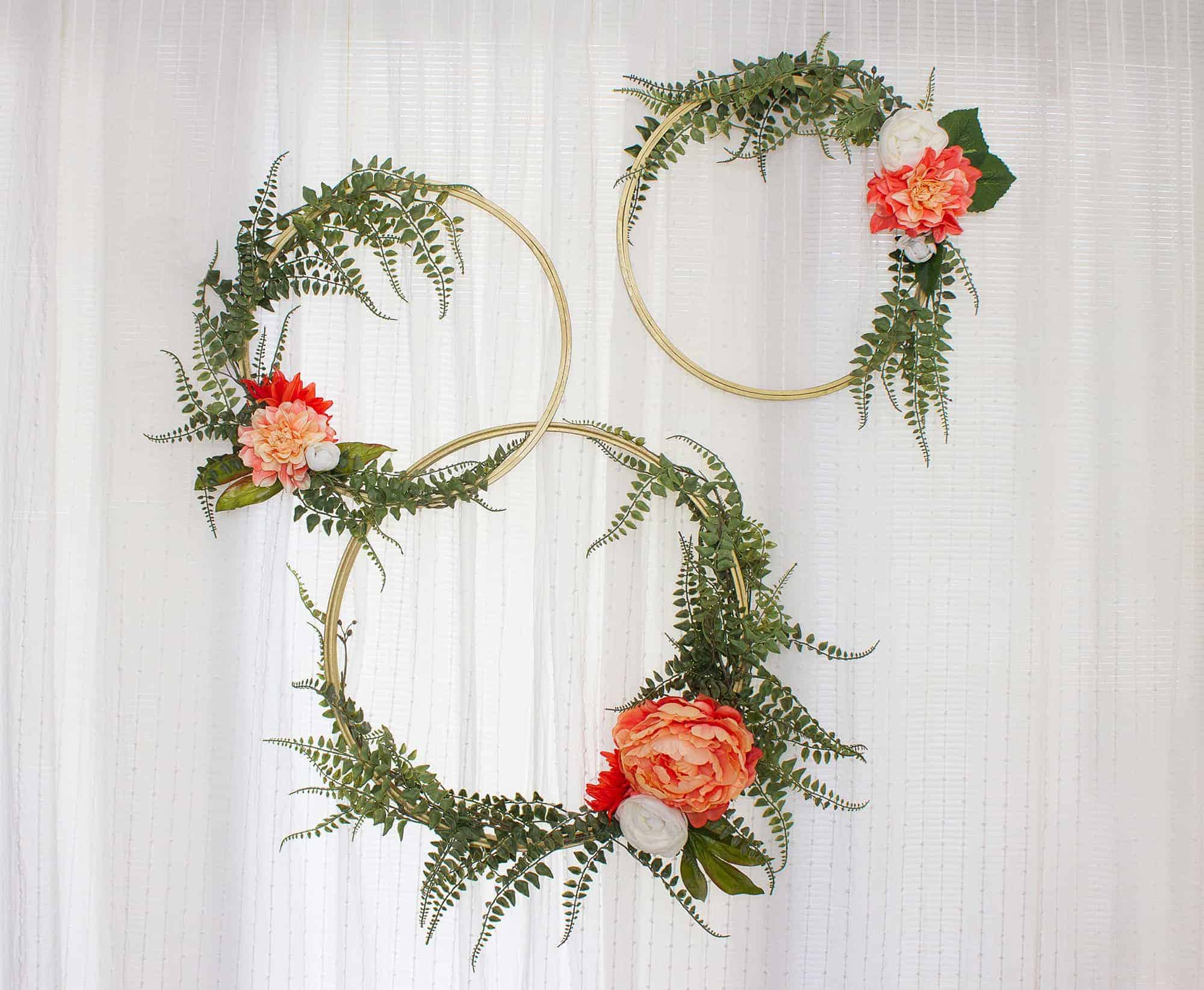 Audrey of Oh So Lovely Blog shares a DIY modern floral wreath