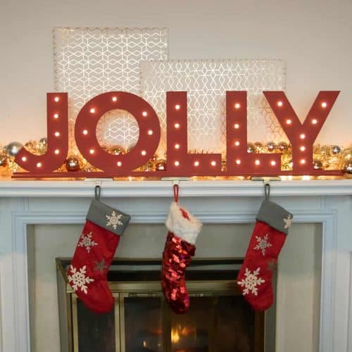 Audrey of Oh So Lovely Blog shares a DIY holiday marquee sign tutorial featuring CraftCuts stand alone lettering. So festive!