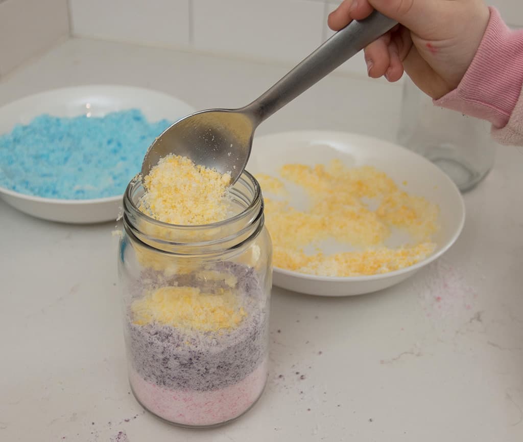 Audrey of Oh So Lovely Blog shares an easy and fun DIY fizzy bath salts tutorial. You get the same effect of a bath bomb with half of the work. Win-win!