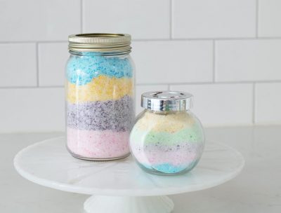 Audrey of Oh So Lovely Blog shares an easy and fun DIY fizzy bath salts tutorial. You get the same effect of a bath bomb with half of the work. Win-win!