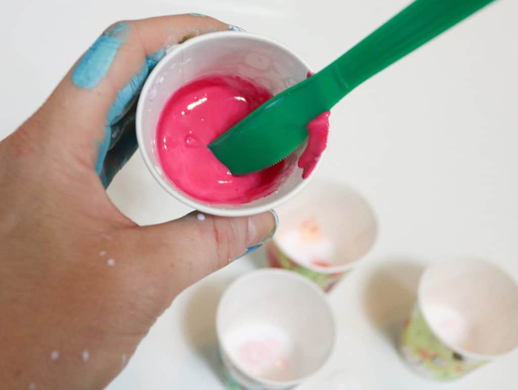 HOW TO MAKE UNIQUE DIY PAINT POUR ART, Oh So Lovely Blog