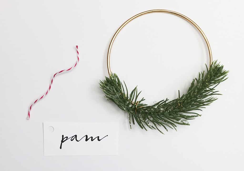 CUTE DIY HOLIDAY WREATH PLACE CARDS, Oh So Lovely Blog