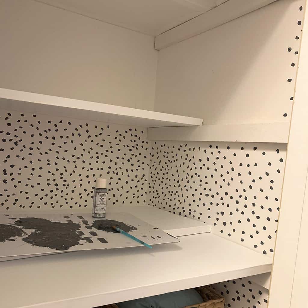 how to do hand painted dot wallpaper in closet