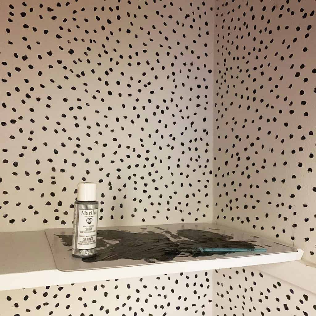 how to do hand painted dot wallpaper