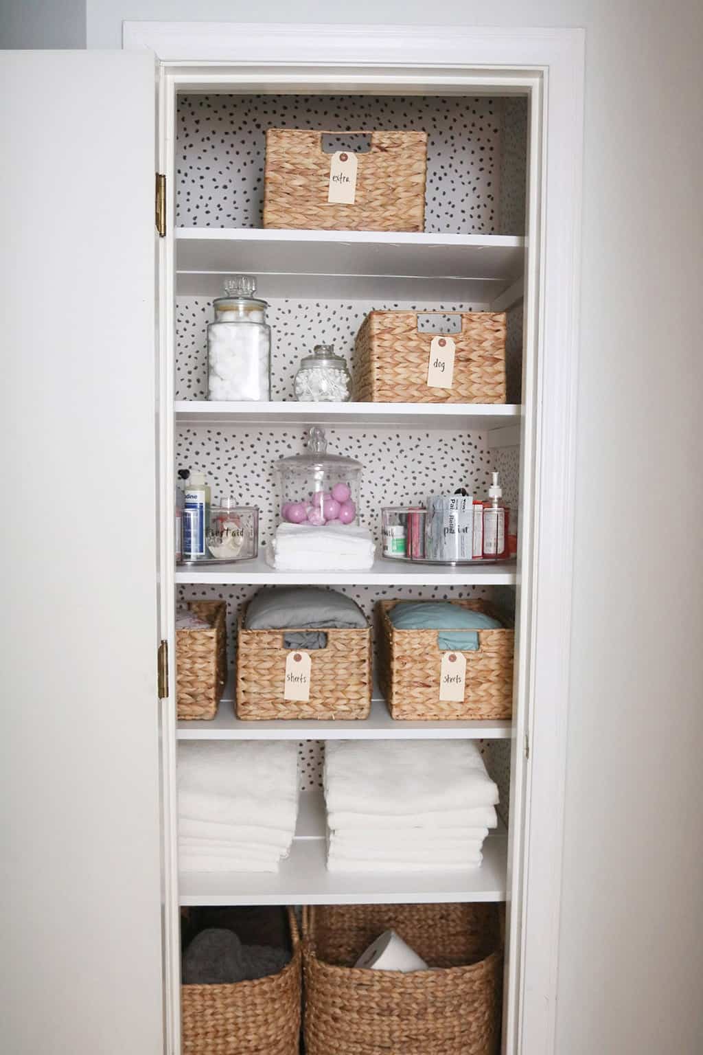 A UNIQUE LINEN CLOSET MAKEOVER ON A SMALL BUDGET, Oh So Lovely Blog