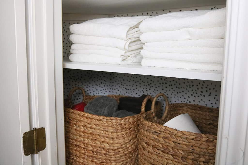 A UNIQUE LINEN CLOSET MAKEOVER ON A SMALL BUDGET, Oh So Lovely Blog