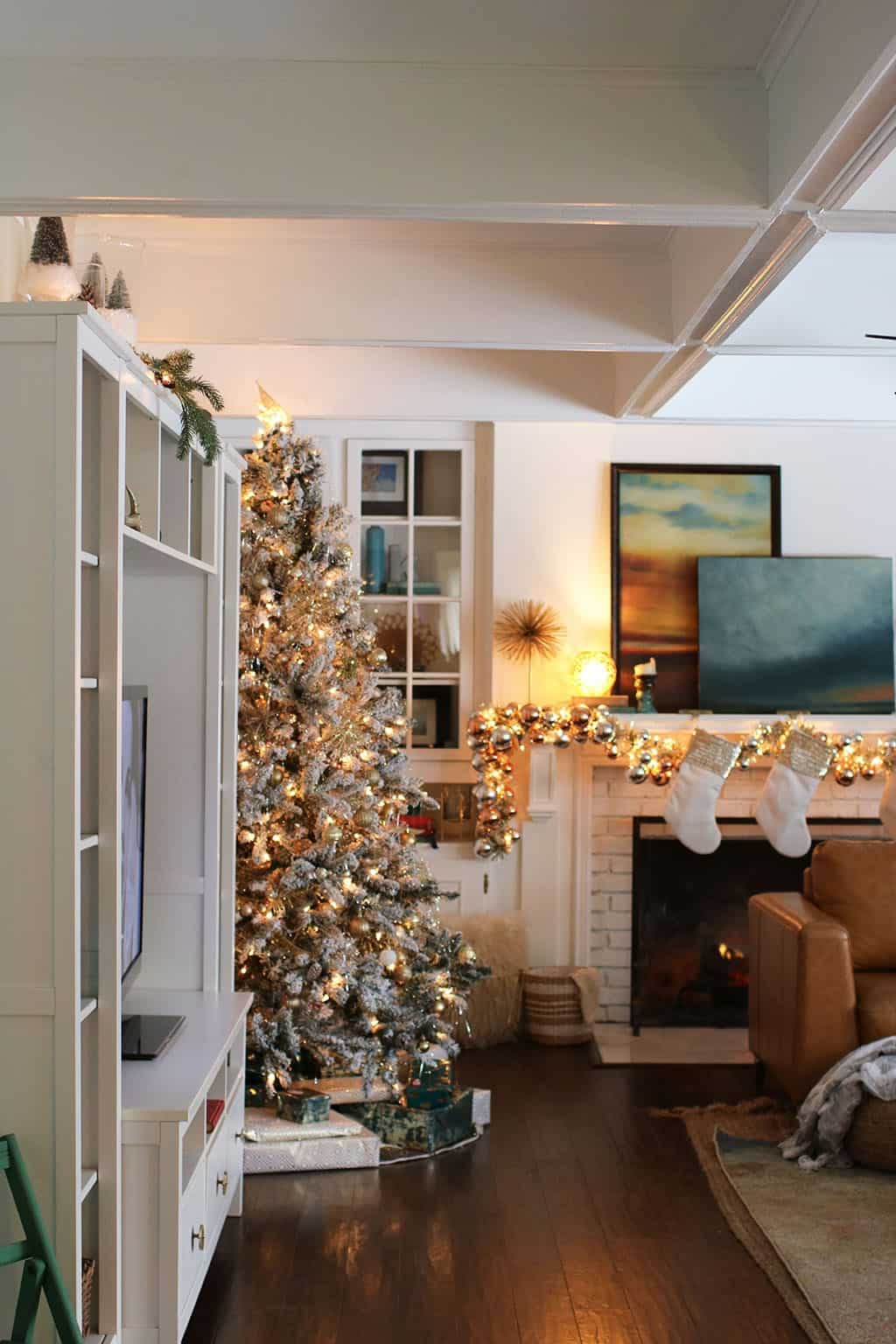 2019 holiday home tour — come along on a festive tour!