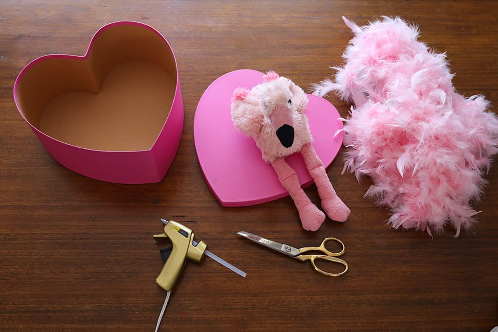 DIY  //  FLAMINGO VALENTINE&#8217;S DAY BOX, Oh So Lovely Blog