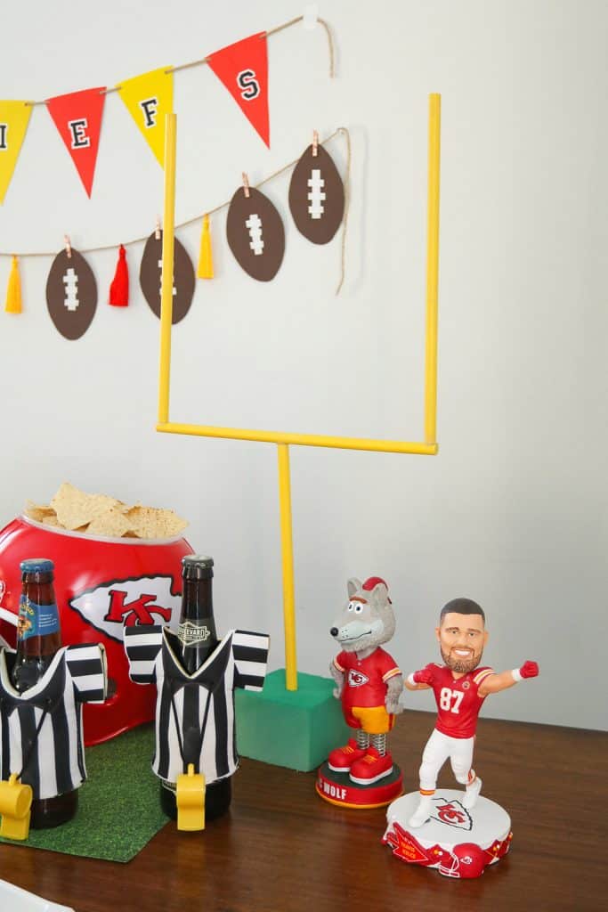 HOW TO MAKE EASY DIY SUPER BOWL PARTY DECOR, Oh So Lovely Blog