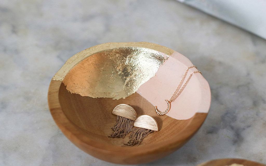 HOW TO MAKE DIY GOLD LEAF JEWELRY DISHES, Oh So Lovely Blog