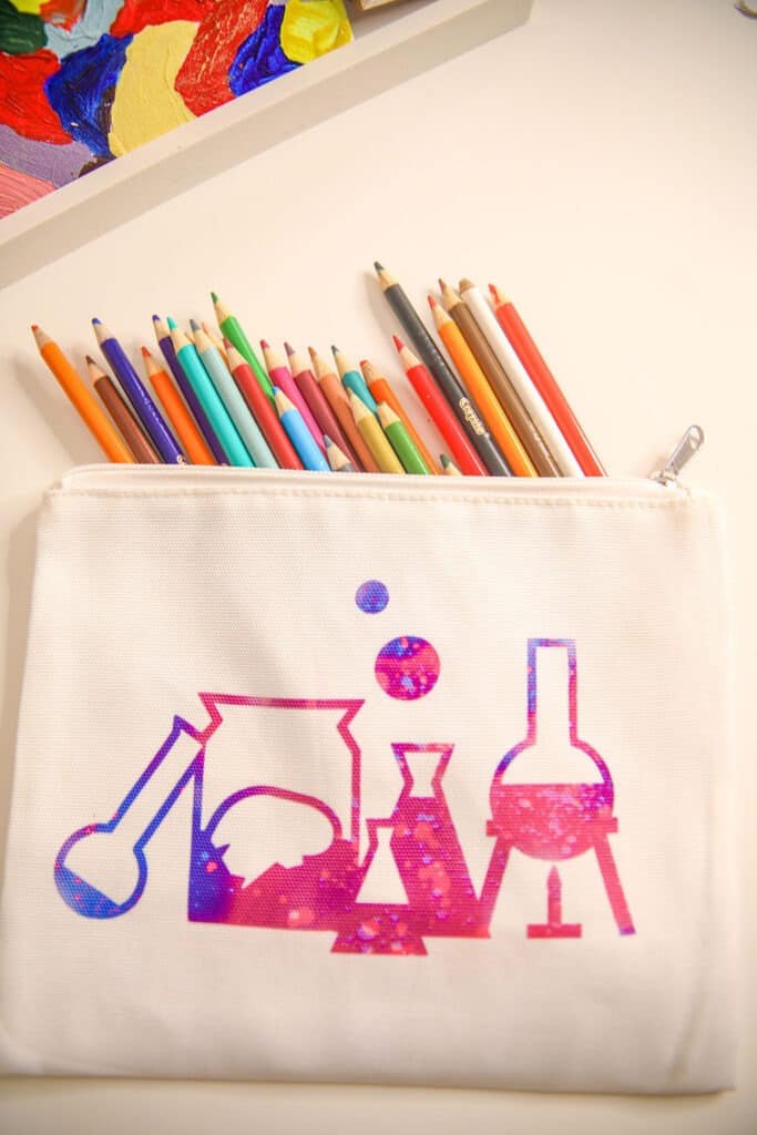 20 fun and easy ideas to personalize your back to school gear with Cricut 