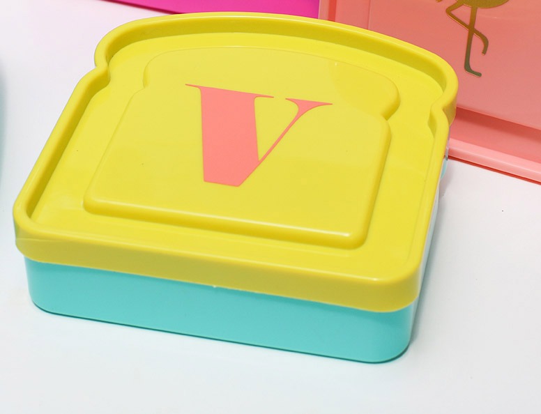 Cricut Access vinyl fonts on sandwich container back to school