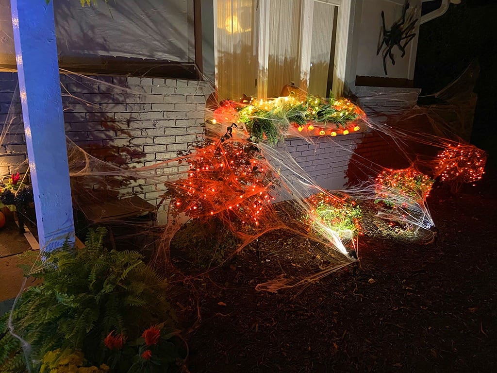 A fun & unique outdoor Halloween decor tour – at both day and nighttime! Full of affordable festivity & spookiness!