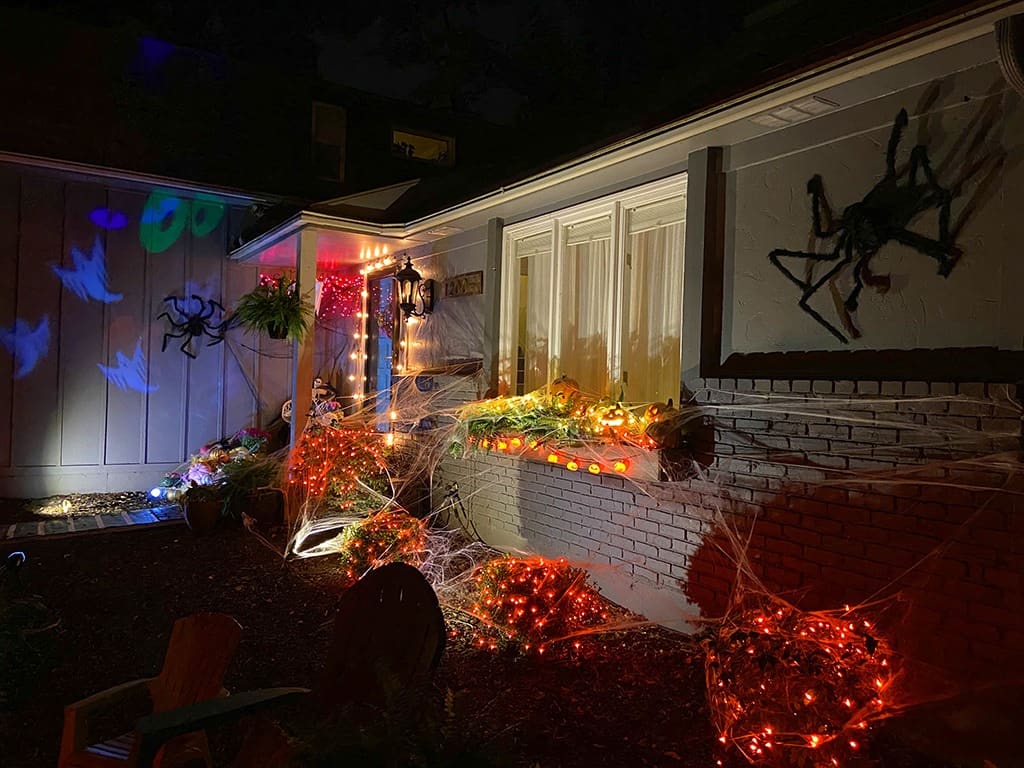 A fun & unique outdoor Halloween decor tour – at both day and nighttime! Full of affordable festivity & spookiness!