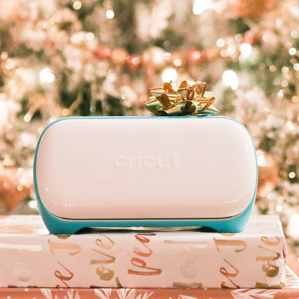 Learn why a Cricut Joy makes the best holiday gifts