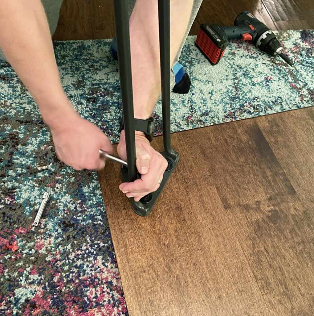 Adding hair pin legs to table top