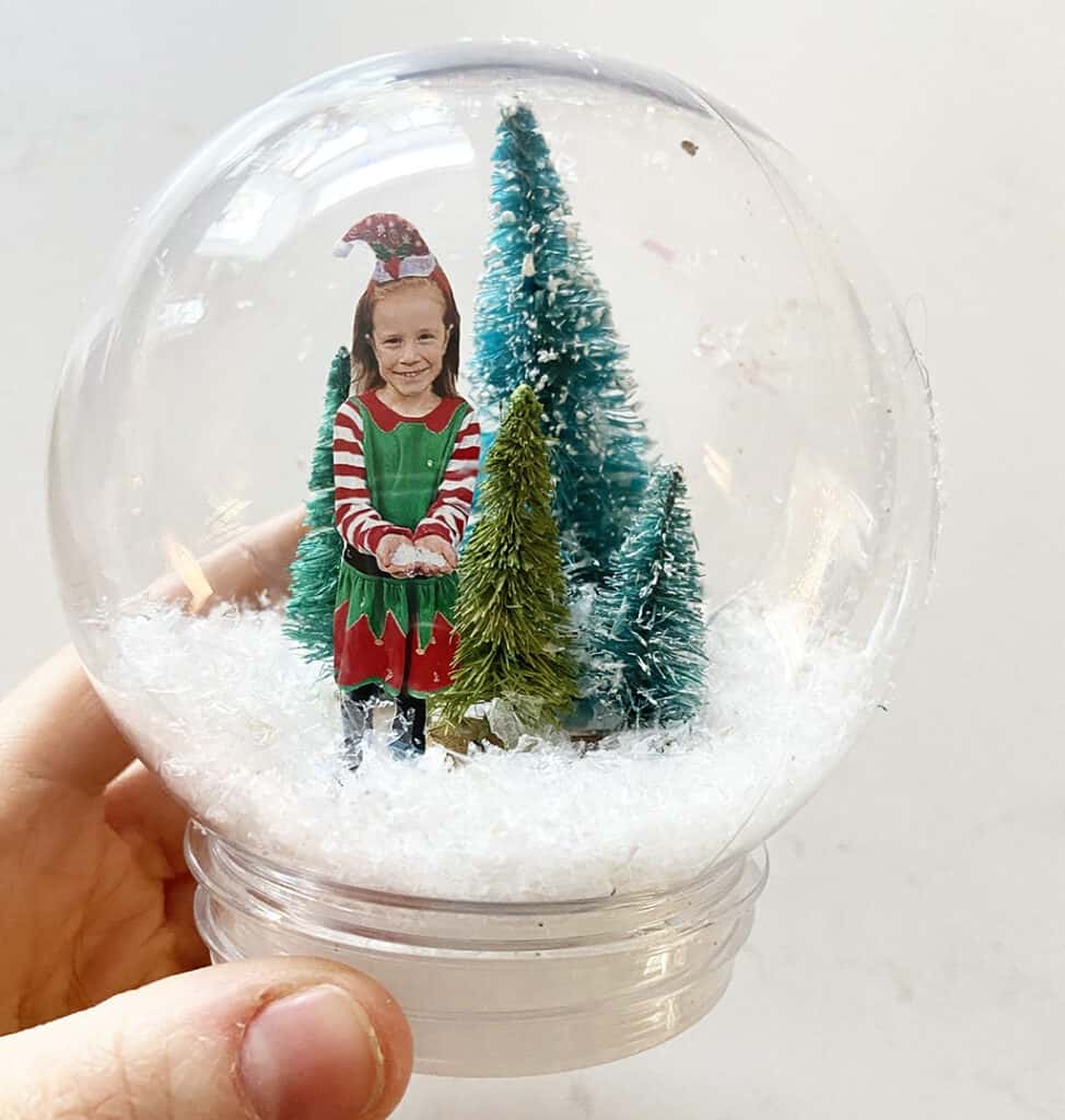 How to make a cute DIY personalized winter snow globe – perfect for a winter holiday decor, keepsake, or gift!