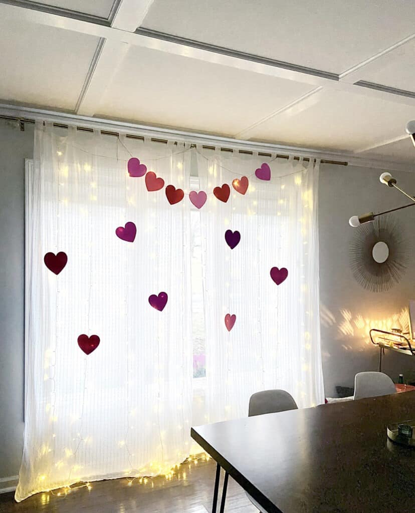 Valentine's Day curtain banner decorations – an easy and affordable idea!