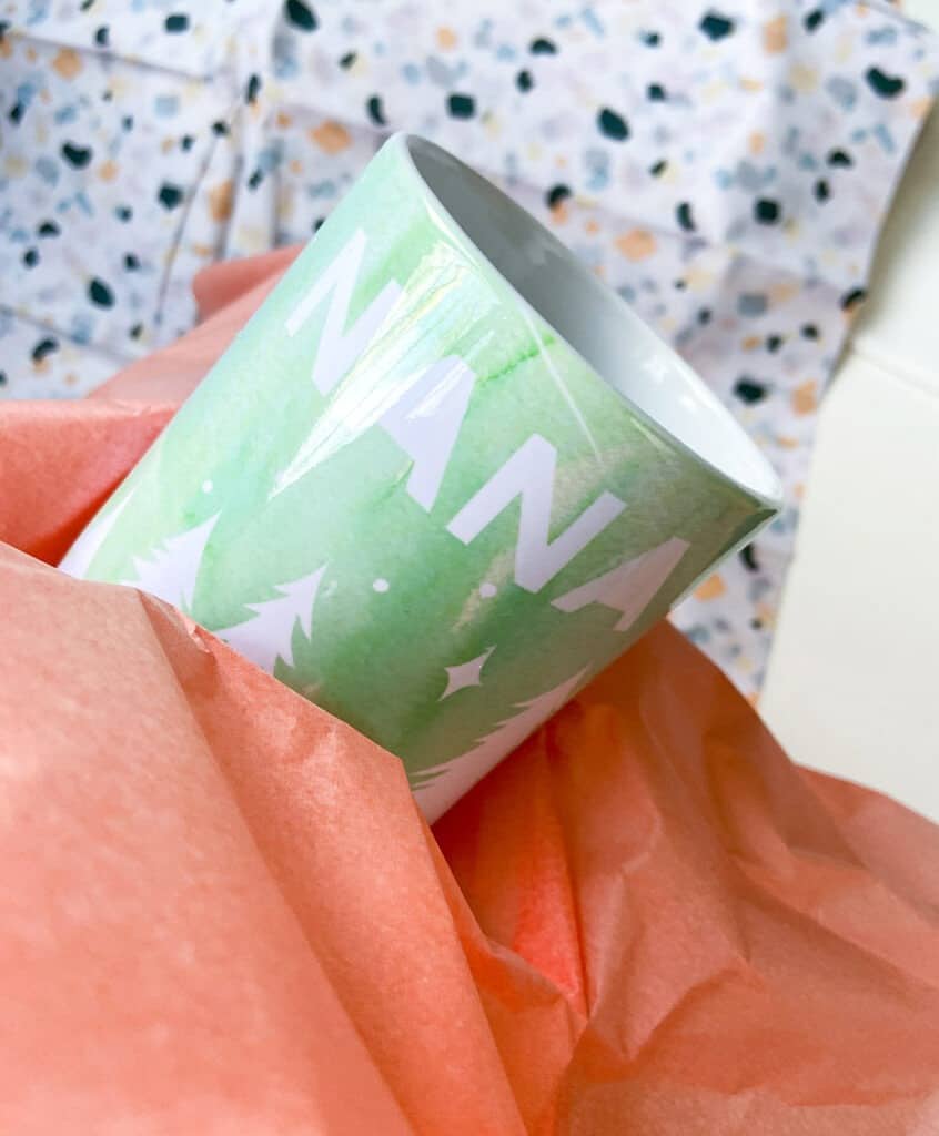 Wrap mug with tissue paper