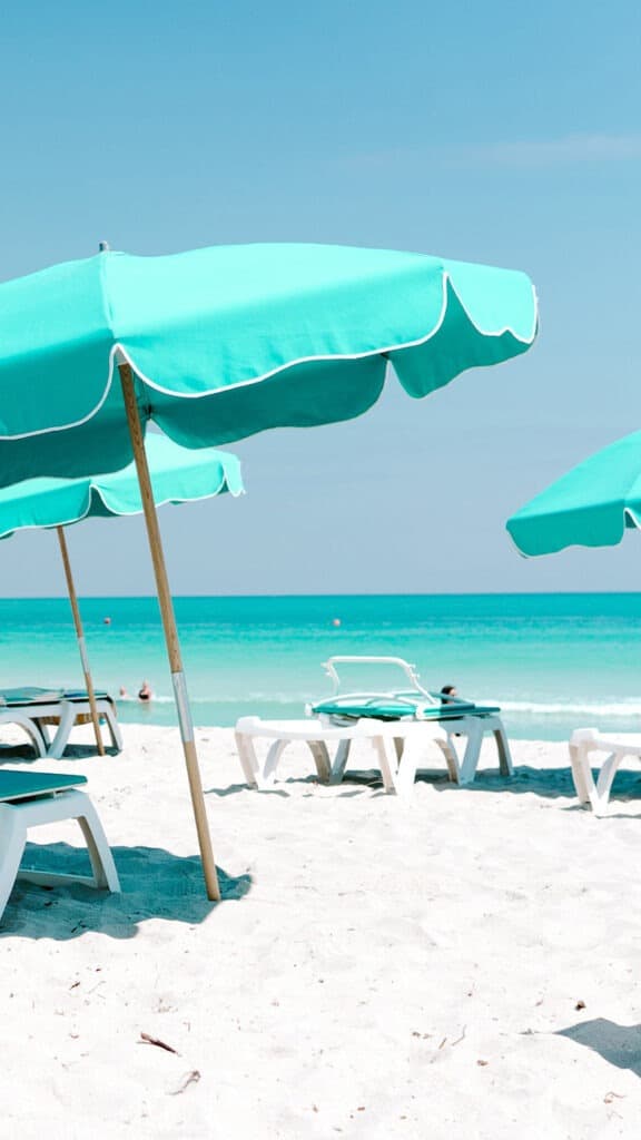 JUNE 2021 CALENDAR WALLPAPERS – 30 FREE OPTIONS FOR YOUR TECH!, Oh So Lovely Blog