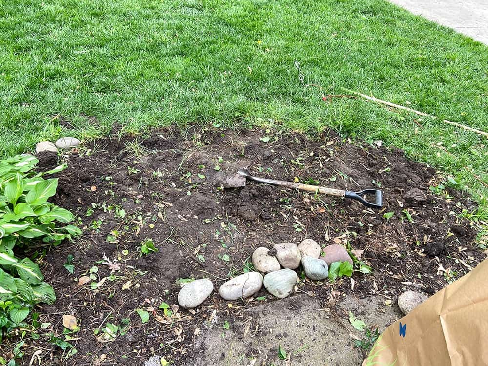 DIY SPRING EXTERIOR &#038; LANDSCAPING UPDATE – PHASE ONE PROGRESS, Oh So Lovely Blog