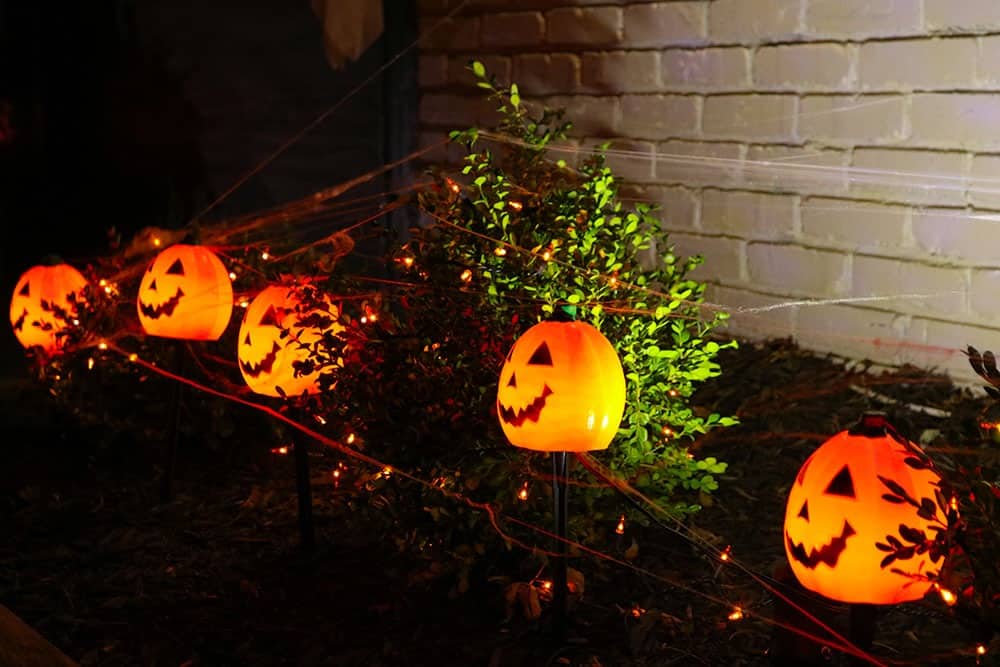 Outdoor Halloween decorations — A spooky and fun tour through all of our decor + affordable product recommendations. Get inspired!