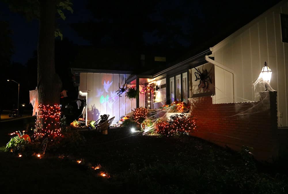 exterior halloween decor