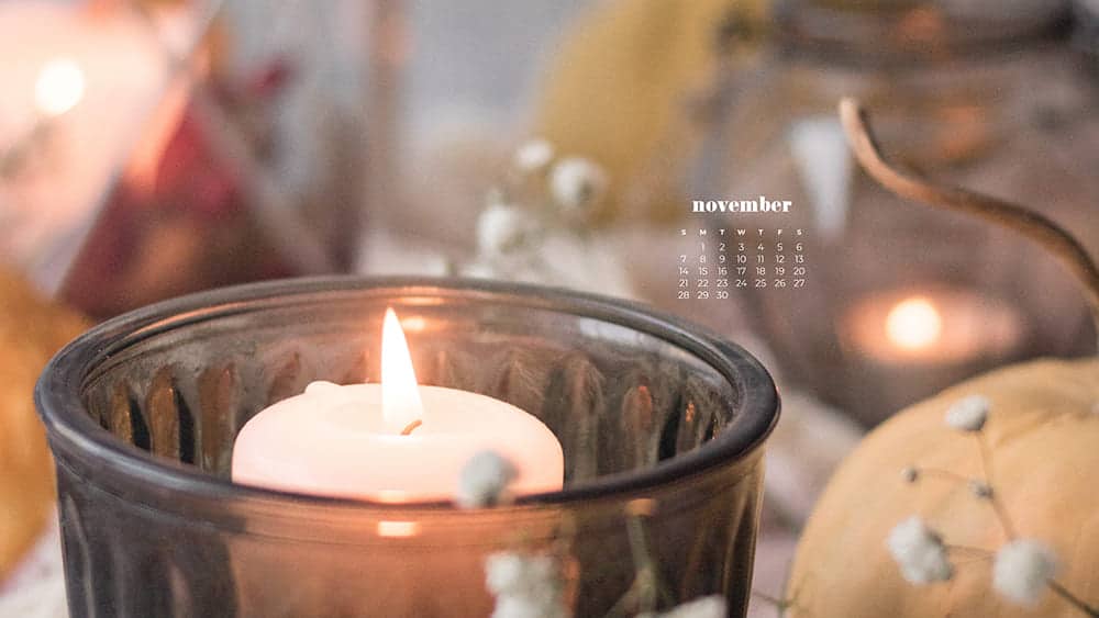 Beautiful and cozy candles with babiesbreath and pumpkins November - FREE wallpaper calendars in Sunday & Monday starts + no-calendar designs. 35 options for both desktop and smart phones!