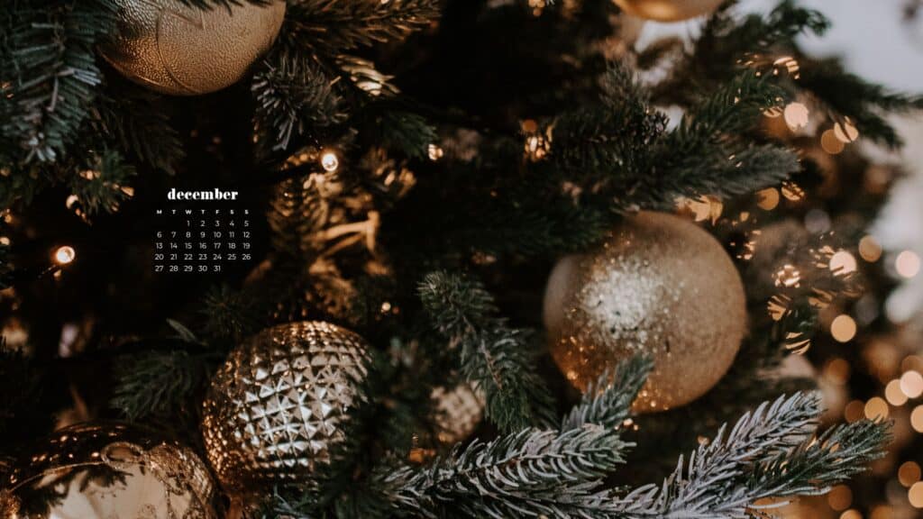 christmas pine tree with gold ornaments glowing lights bokeh blur - free december digital wallpapers