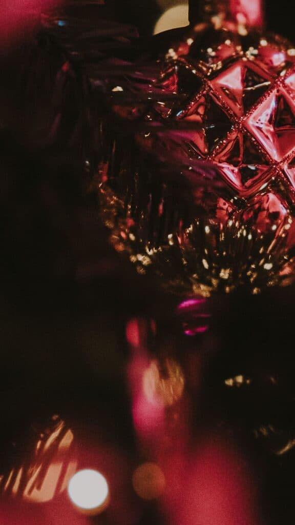 christmas tree with glowing lights and ornaments bokeh blur - free december digital wallpapers