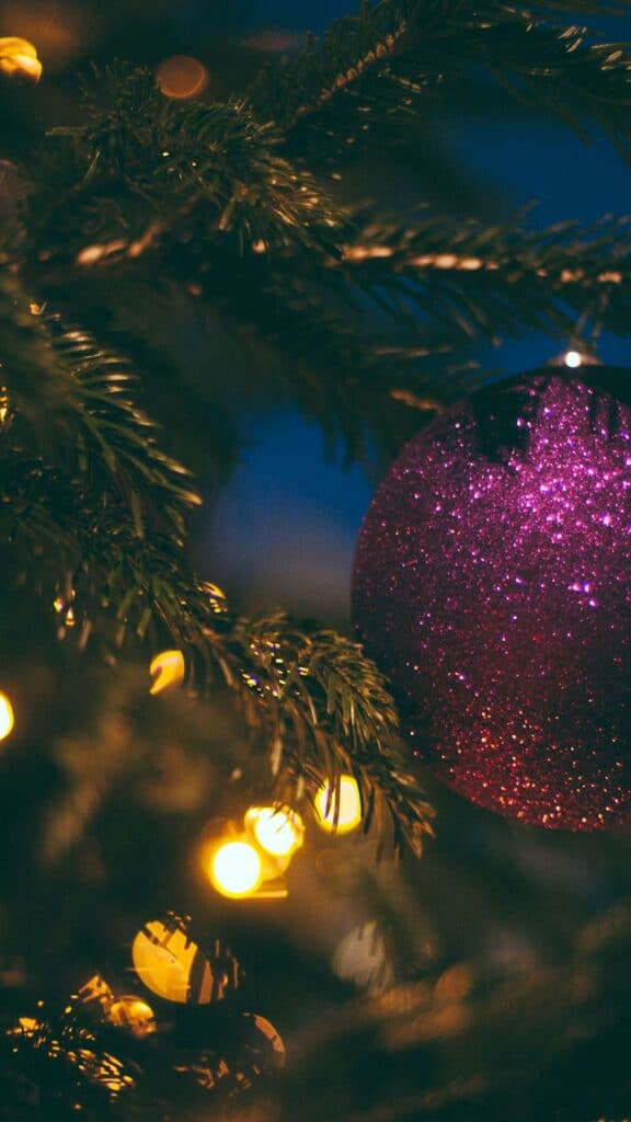 christmas tree with glowing lights and ornaments bokeh blur - free december digital wallpapers