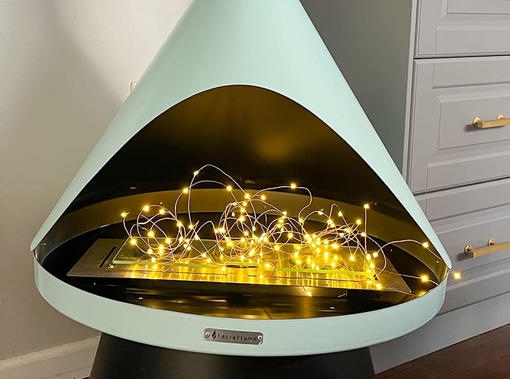 Fairy lights – 5 easy and affordable ideas on how you can use them to create a warm and cozy home year-round! Hygge style!