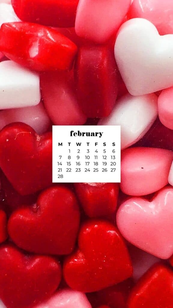 February 2022 red, pink and white valentine's day heart candy - February 2022 wallpapers – 50 FREE calendars for your desktop & phone!