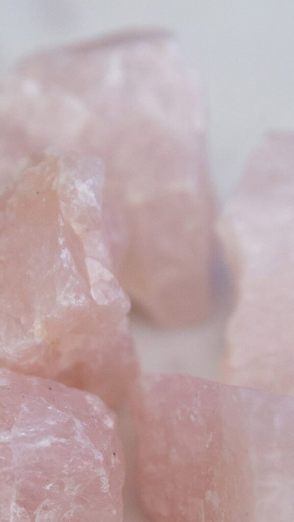 rose quartz crystal stones