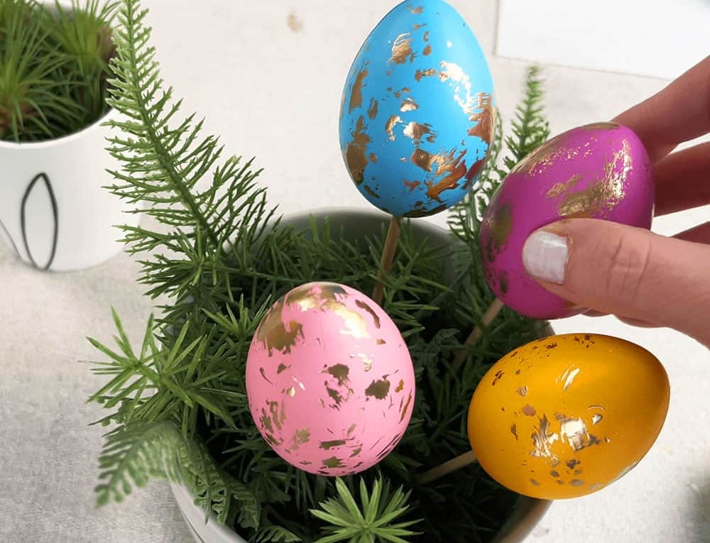 EASY DIY GOLD LEAF EASTER EGGS &#038; FRONT PORCH DECOR IDEAS!, Oh So Lovely Blog