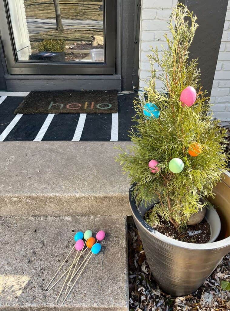 EASY DIY GOLD LEAF EASTER EGGS &#038; FRONT PORCH DECOR IDEAS!, Oh So Lovely Blog