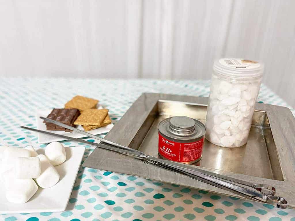 S'mores kit – An easy and fun DIY setup perfect for glamping, parties, and other events! Get the super easy tutorial!