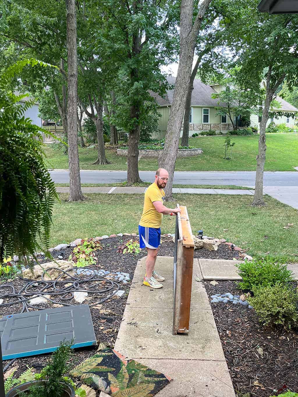 ENTRYWAY BEAM AND DOOR UPDATE – A DIY PROJECT WITH DUTCH BOY PAINTS!, Oh So Lovely Blog