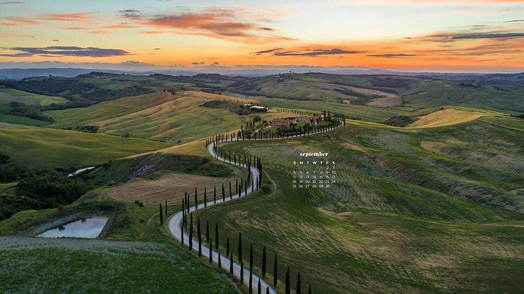 aerial view of tuscany italy September 2022 wallpapers – FREE calendars in Sunday & Monday starts + no-calendar designs. 55 beautiful options for desktop & smart phones!